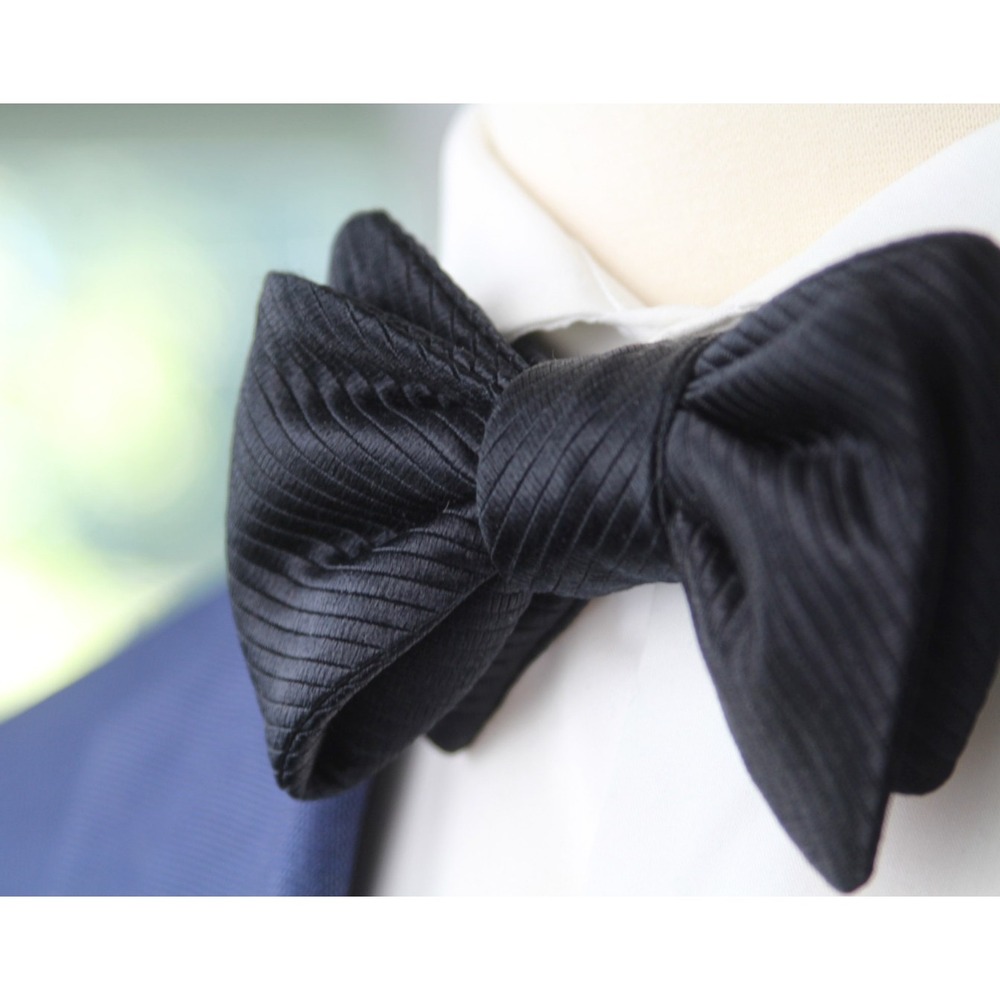 Camellucci Men's Self-tied Bow Tie Black Micro‎ Stripe Silk S727